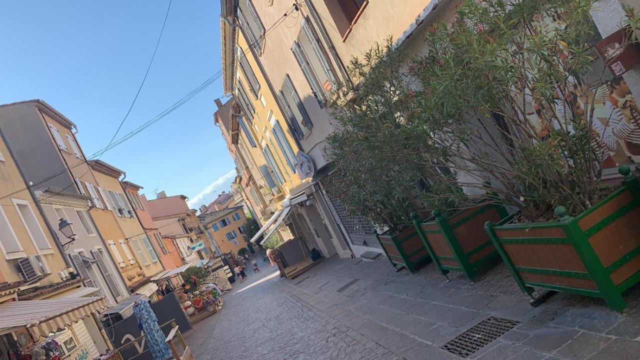 Appartement Centre Ville St Maxime, Plage A Pied Sainte-Maxime Ngoại thất bức ảnh